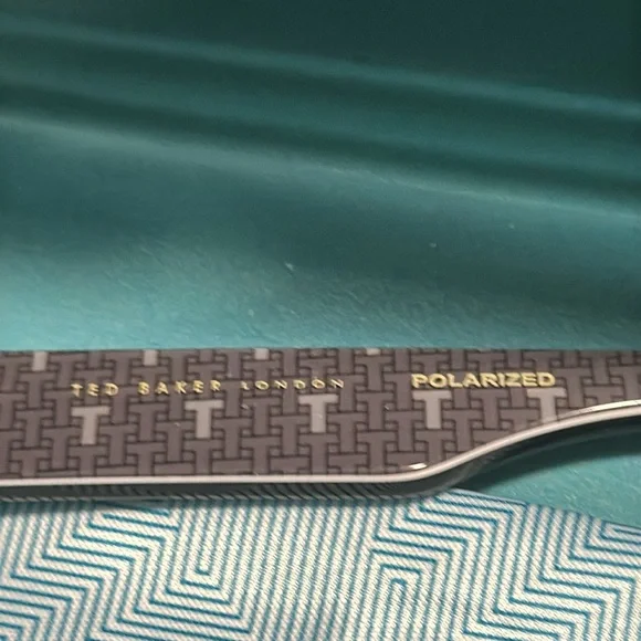 TED BAKER man, sunglasses Polaroid Exxon condition - Picture 5 of 6